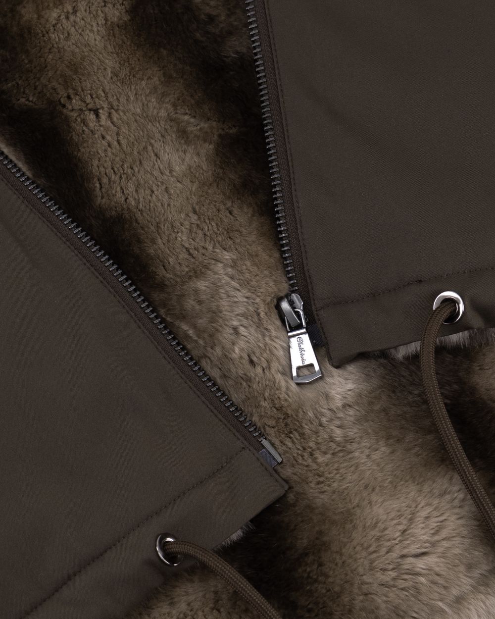 بومبر ريجنت فرو - بني ترابي