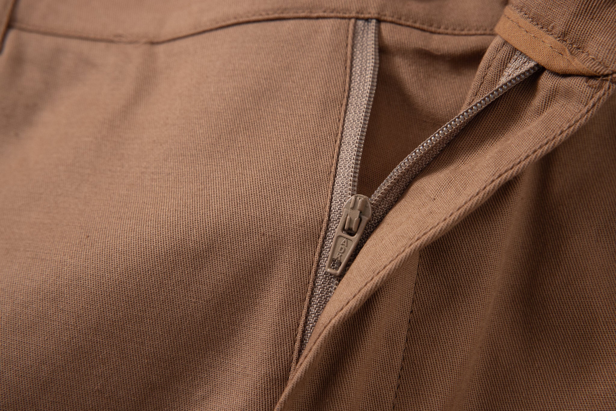 Chino Short-Brown × open collar -Ivory — Combo Look
