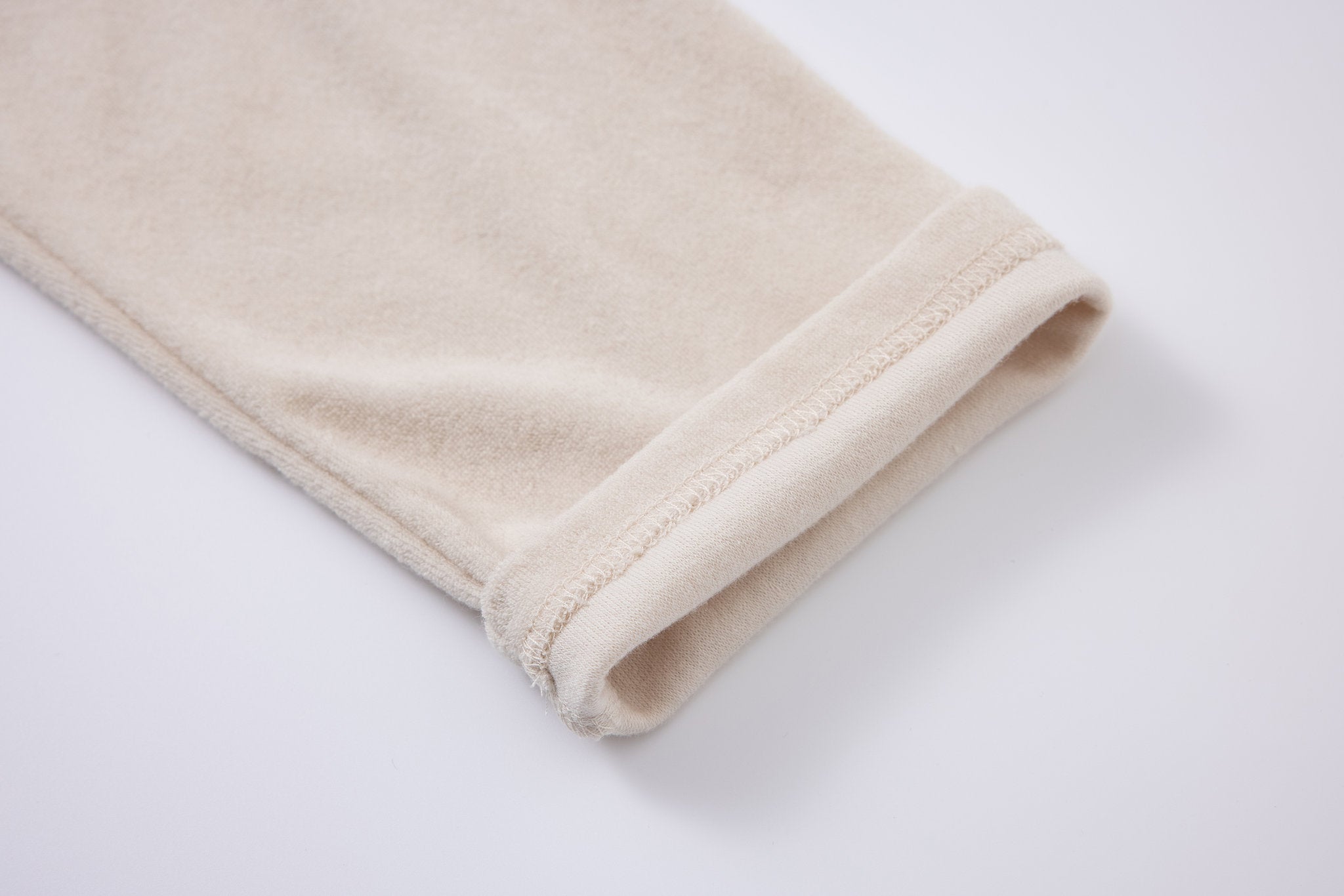 Towel Howell Long Sleeves-Beige × Linen Pants-Beige — Combo Look